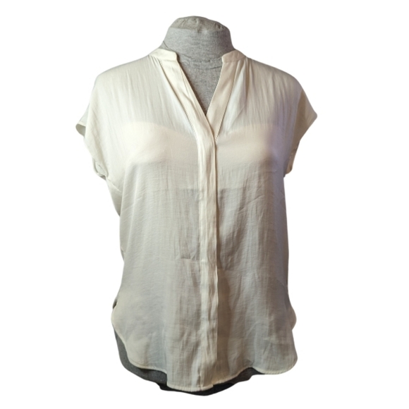Banana Republic Tops - Banana Republic szM cream semi sheer cap sleeve silky button blouse NWT